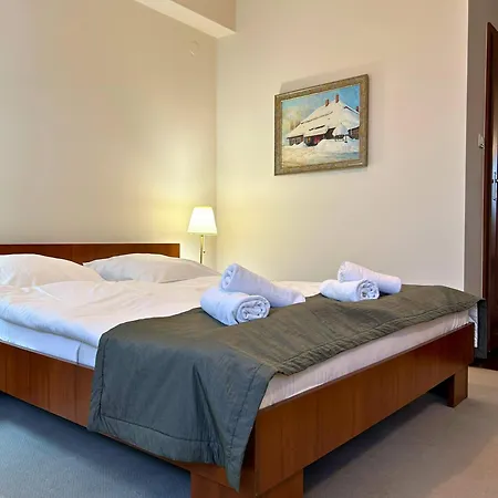 Vesta Centrum Konferencyjno Wypoczynkowe Aparthotel 3*