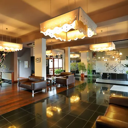 Vesta Centrum Konferencyjno Wypoczynkowe 3*