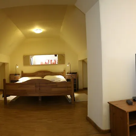 Vesta Centrum Konferencyjno Wypoczynkowe Apartmanhotel 3*