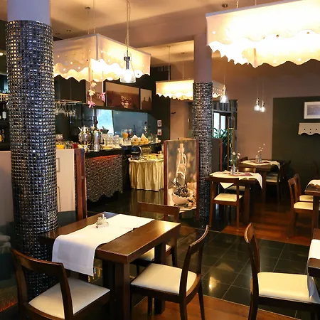 Vesta Centrum Konferencyjno Wypoczynkowe Apartmanhotel 3*