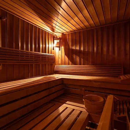 Vesta Centrum Konferencyjno Wypoczynkowe Apartmanhotel 3*