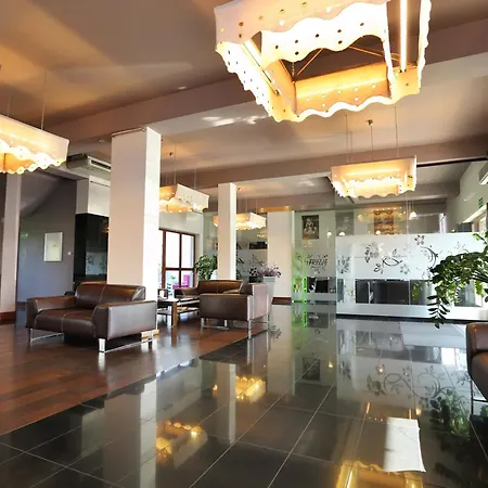 Vesta Centrum Konferencyjno Wypoczynkowe Apart-hotel 3*